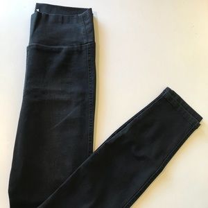 Skinny Black High-Waisted Jeggings